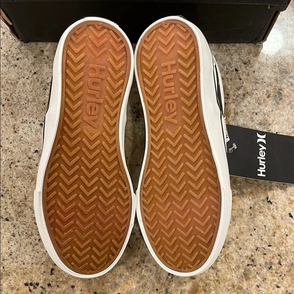 NWT Hurley Kenji White Slip-On Shoes Size 1 Kids Sneakers